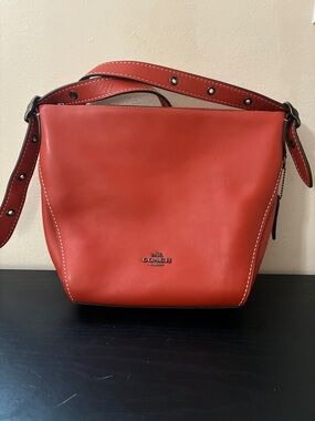 Coach Crossbody Dufflette handbag size size bag good condition no damage